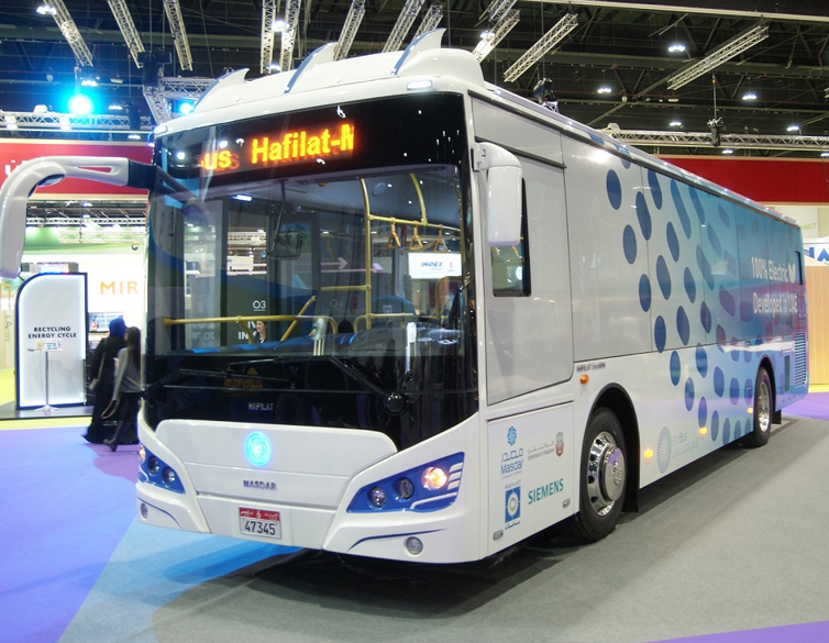 写真4 マスダール・シティが発表したEVバス「Eco-Bus」