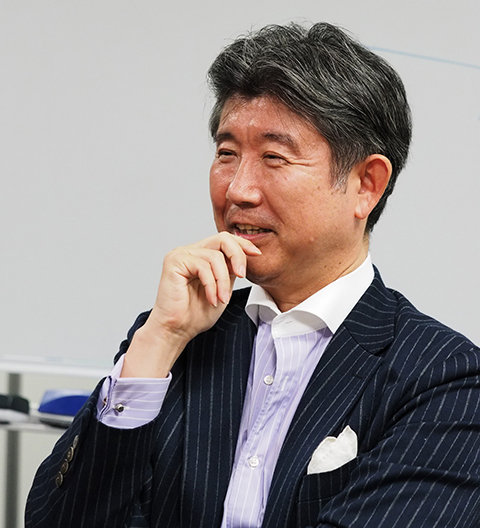 藤田康人氏