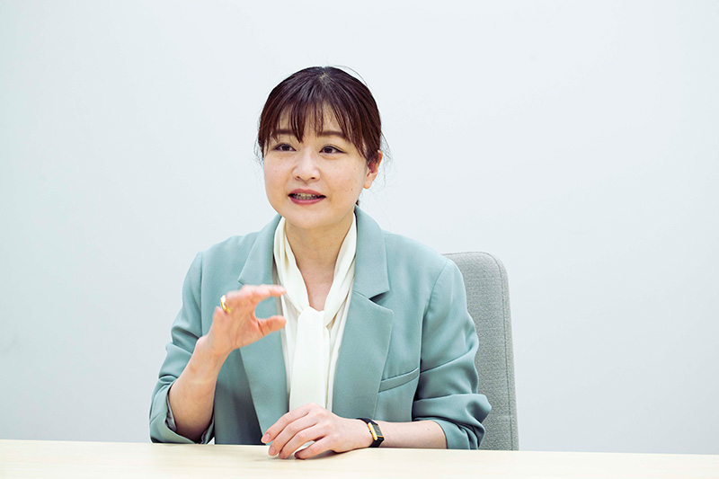 野村 優美氏