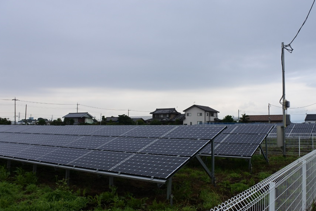 約50kWの事業用低圧太陽光は市街地に設置されることも多い（出所：日経BP）